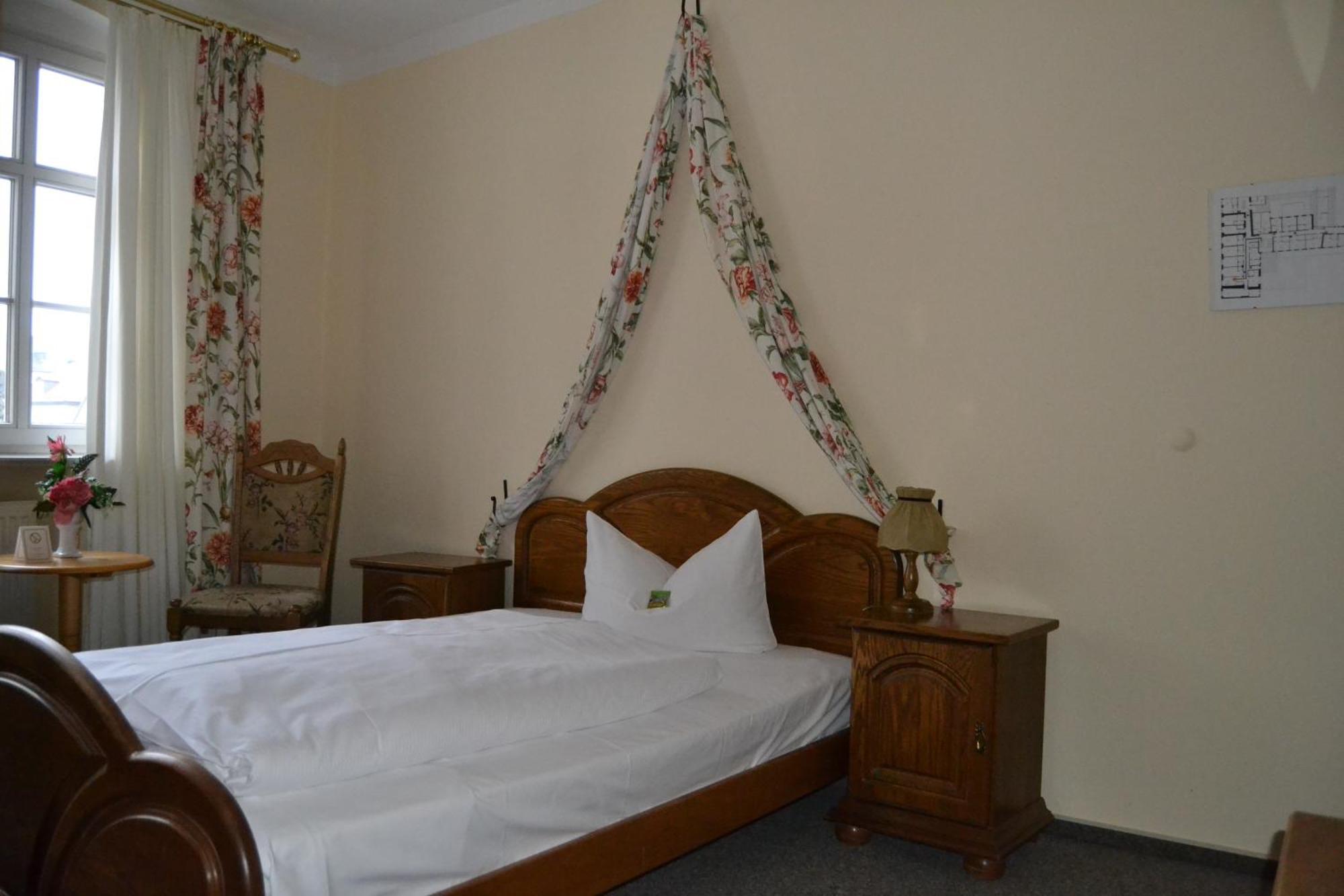 Hotel Anker Saalfeld Saale Cameră foto