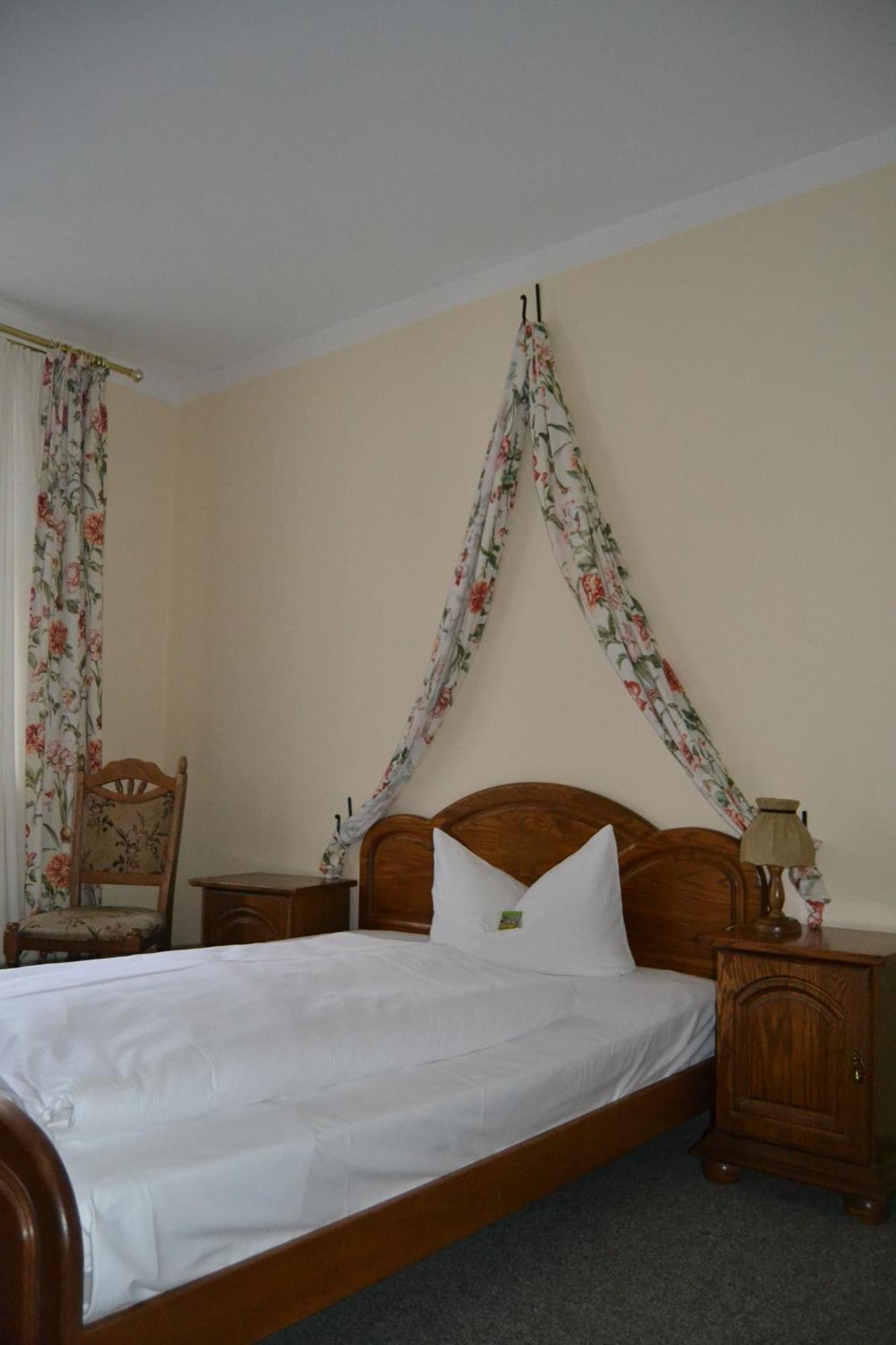 Hotel Anker Saalfeld Saale Cameră foto
